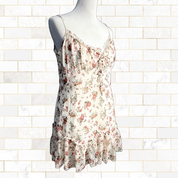Cider Corset Laced White Floral Ruffle Dress - Picture 2 of 9